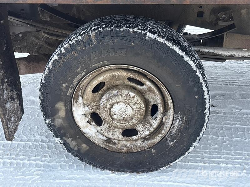 Ford F-350 Tovornjaki s kesonom/platojem