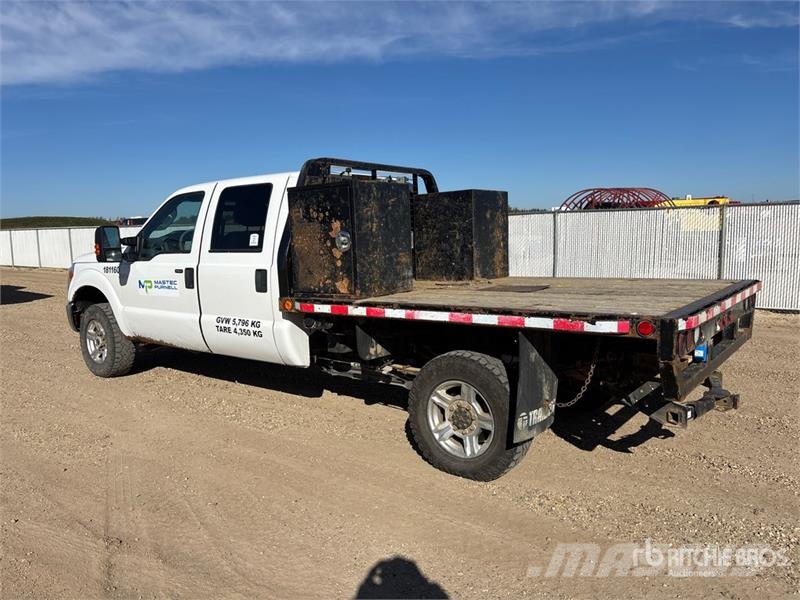 Ford F-350 Tovornjaki s kesonom/platojem