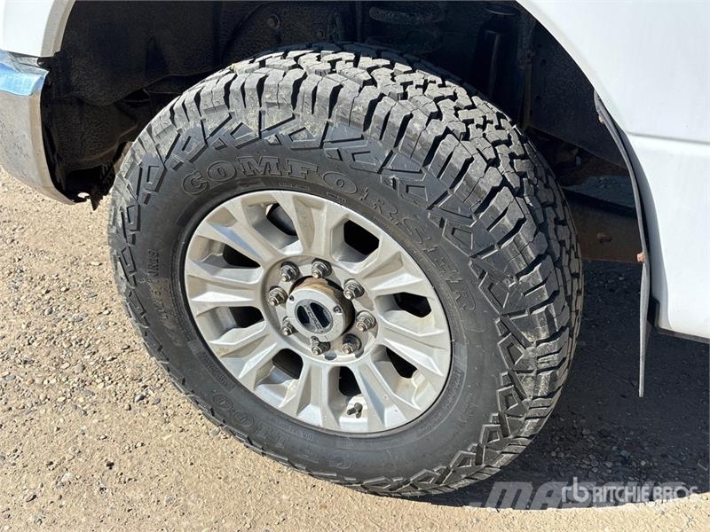 Ford F-350 플랫베드/드롭사이드 트럭