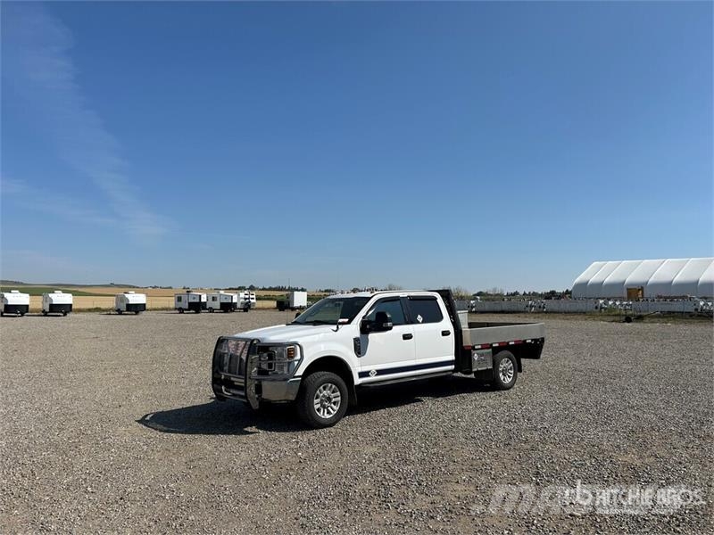 Ford F-350 平板栏板货车