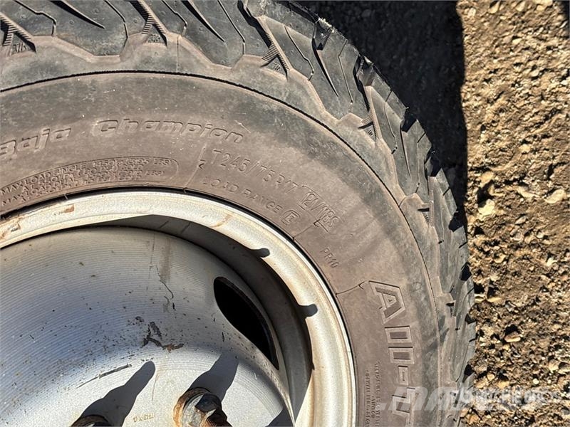Ford F-350 Platós / Ponyvás teherautók