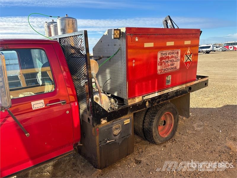 Ford F-350 Platós / Ponyvás teherautók