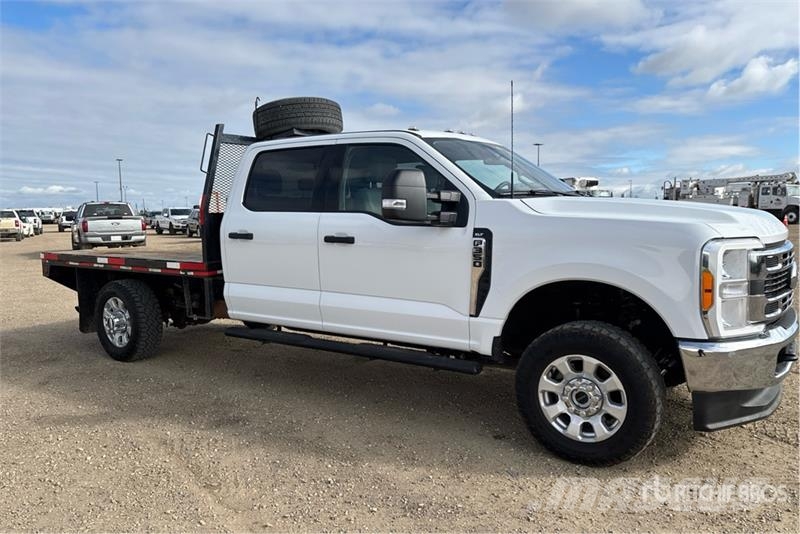 Ford F-350 플랫베드/드롭사이드 트럭