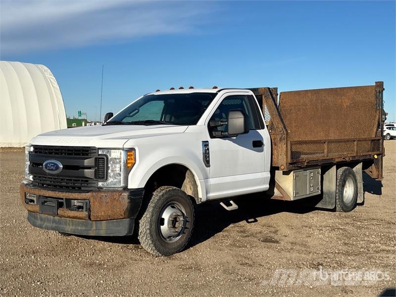 Ford F-350 Platós / Ponyvás teherautók