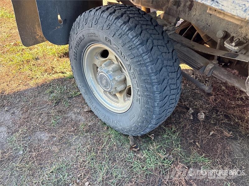 Ford F-350 Pritschenwagen/Pritschenwagen mit Seitenklappe
