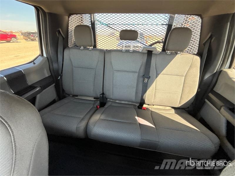 Ford F-350 플랫베드/드롭사이드 트럭