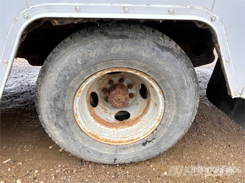 Ford F-350 Kis teherszállító/Platós kocsi