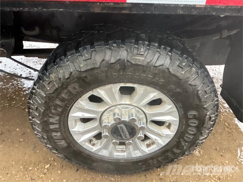 Ford F-350 Flatbed/Dropside trucks