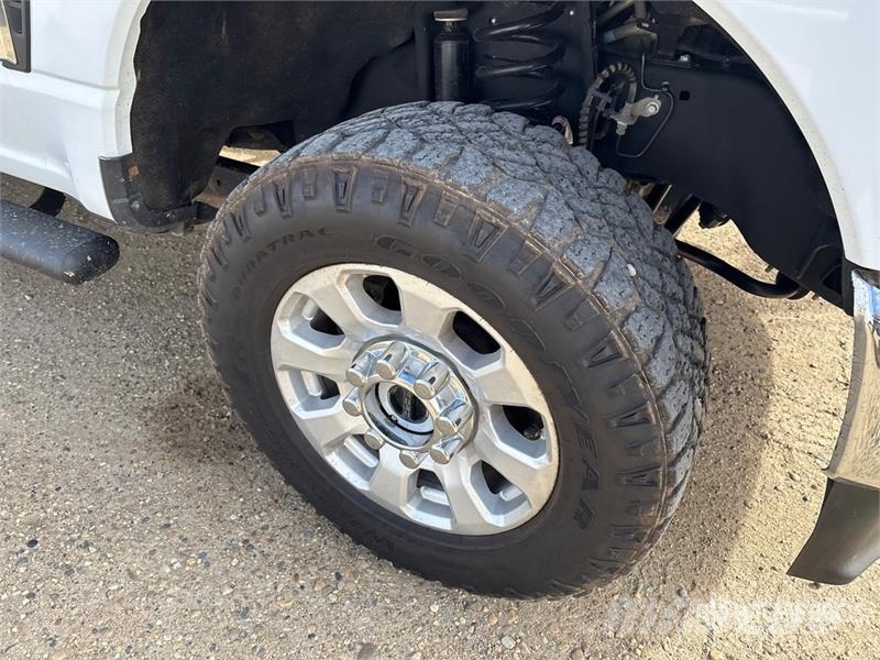 Ford F-350 플랫베드/드롭사이드 트럭