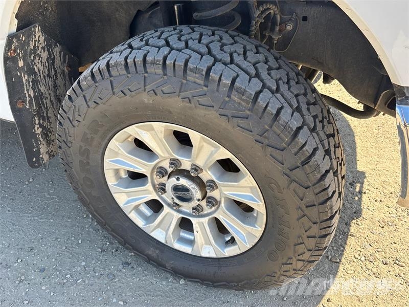 Ford F-350 플랫베드/드롭사이드 트럭