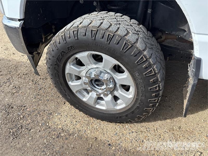 Ford F-350 플랫베드/드롭사이드 트럭