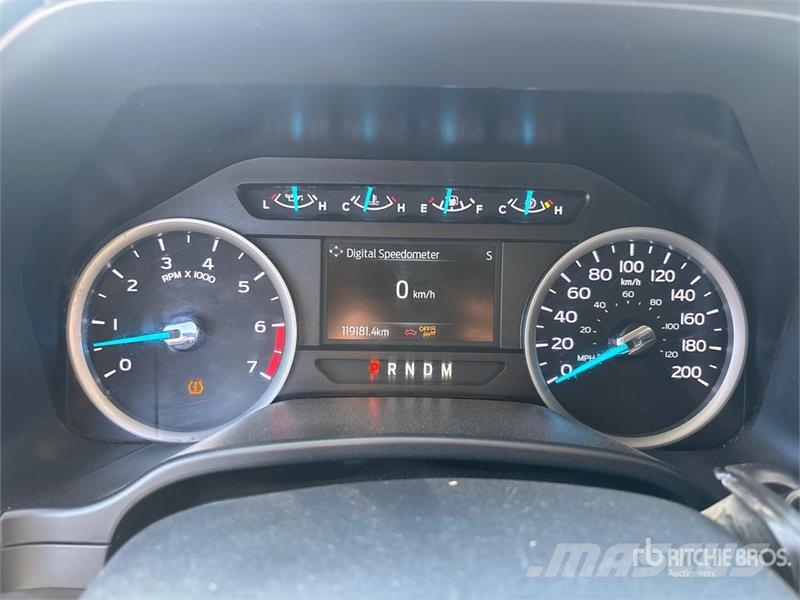 Ford F-350 플랫베드/드롭사이드 트럭