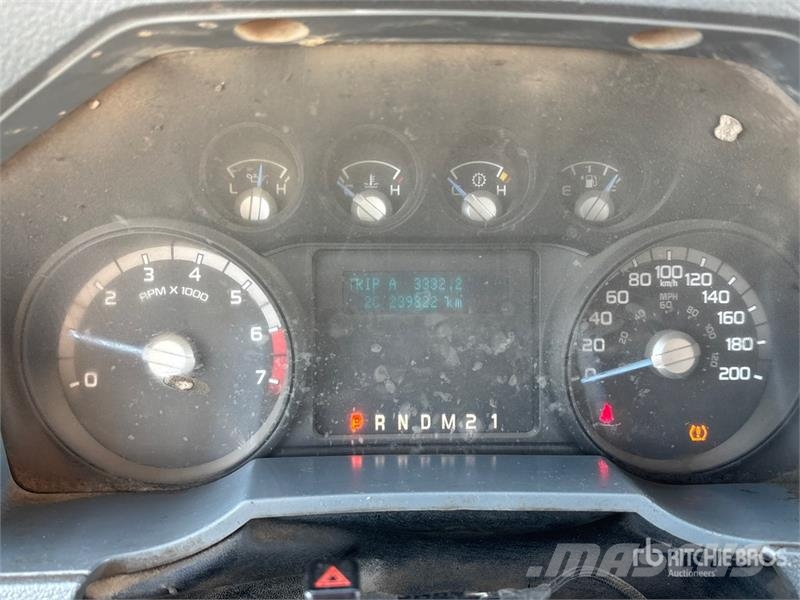 Ford F-350 Plošinové nákladné automobily/nákladné automobily so sklápacími bočnicami