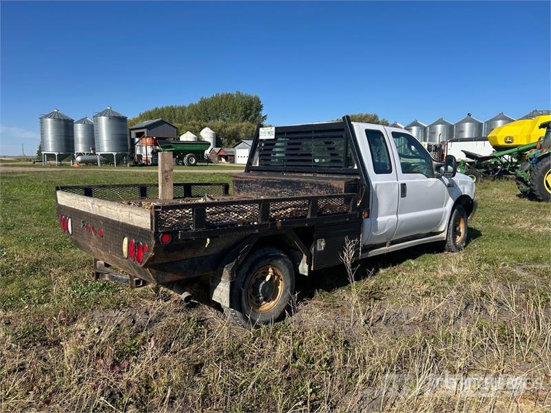 Ford F-350 Platós / Ponyvás teherautók