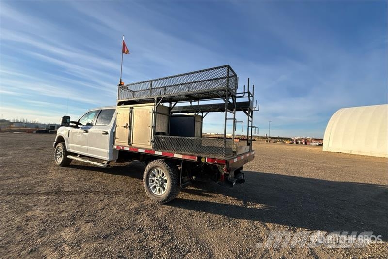 Ford F-350 شاحنات مسطحة/مفصلية الجوانب