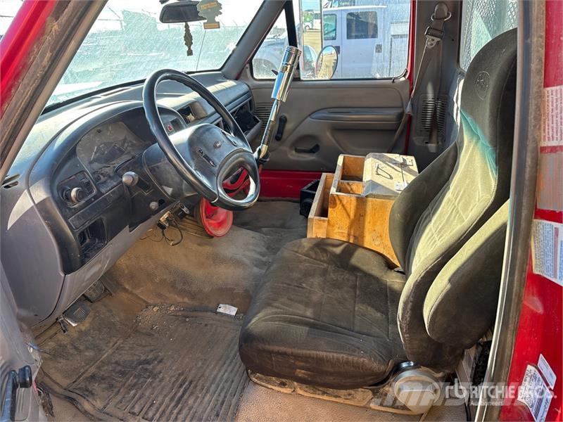Ford F-350 Platós / Ponyvás teherautók