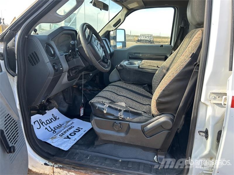 Ford F-350 Plošinové nákladné automobily/nákladné automobily so sklápacími bočnicami