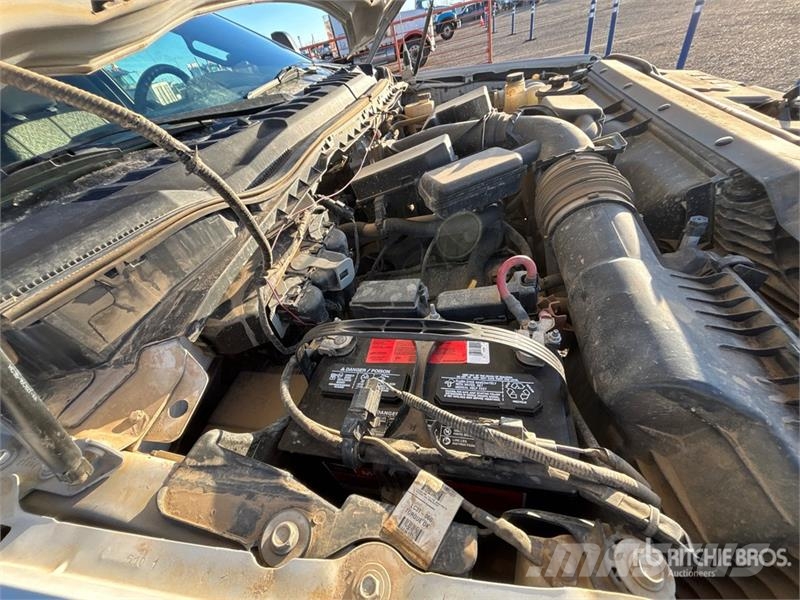 Ford F-350 شاحنات مسطحة/مفصلية الجوانب