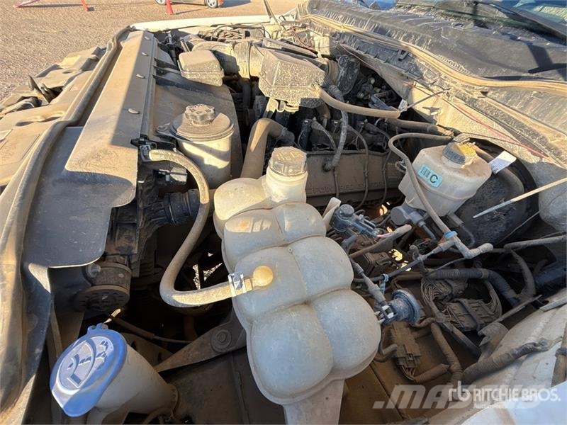 Ford F-350 شاحنات مسطحة/مفصلية الجوانب