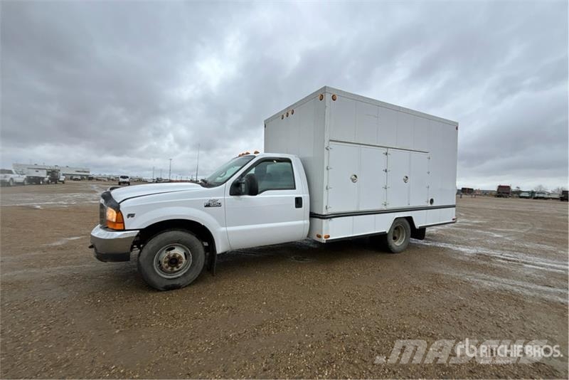 Ford F-350 Kis teherszállító/Platós kocsi