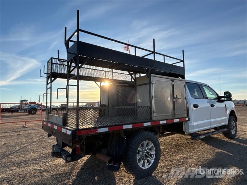 Ford F-350 شاحنات مسطحة/مفصلية الجوانب