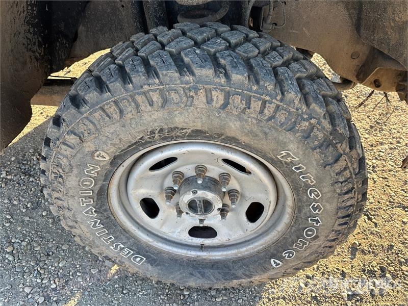 Ford F-350 Plošinové nákladné automobily/nákladné automobily so sklápacími bočnicami