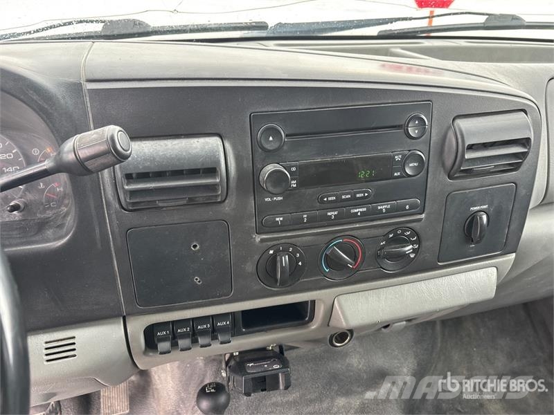 Ford F-350 شاحنات مسطحة/مفصلية الجوانب