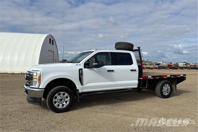 Ford F-350 플랫베드/드롭사이드 트럭