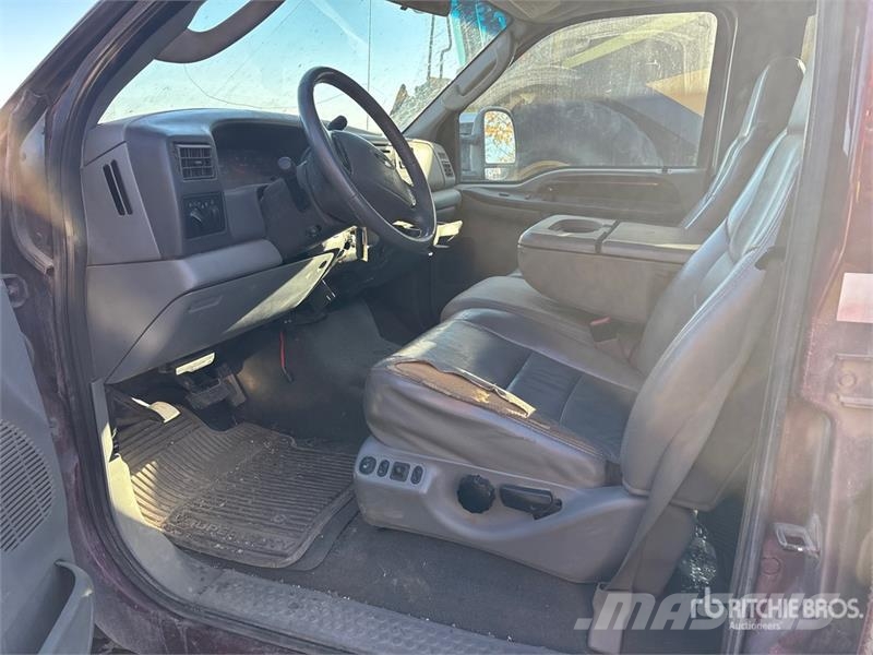 Ford F-350 Pritschenwagen/Pritschenwagen mit Seitenklappe