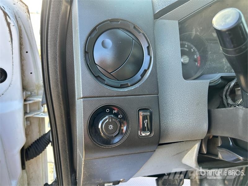 Ford F-350 Plošinové nákladné automobily/nákladné automobily so sklápacími bočnicami