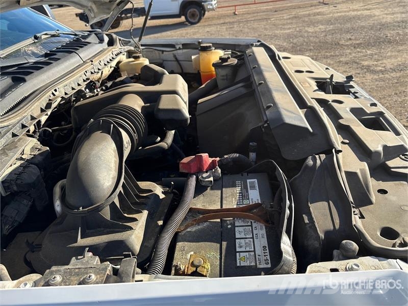 Ford F-350 Platós / Ponyvás teherautók