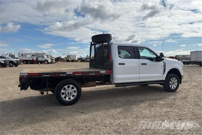 Ford F-350 플랫베드/드롭사이드 트럭