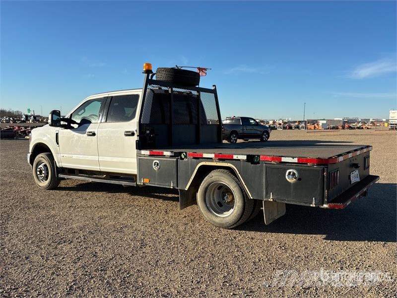 Ford F-350 Platós / Ponyvás teherautók