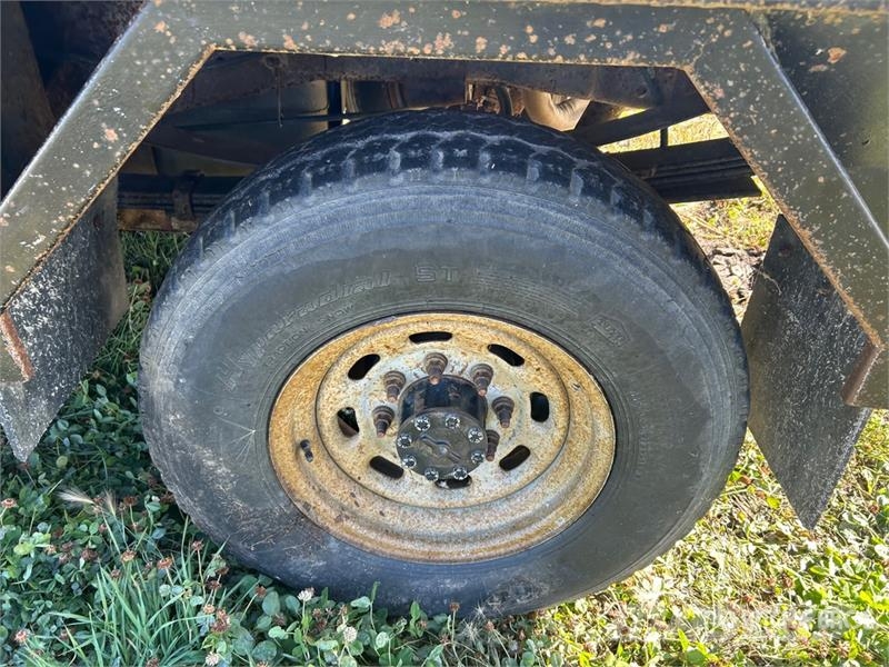 Ford F-350 Platós / Ponyvás teherautók