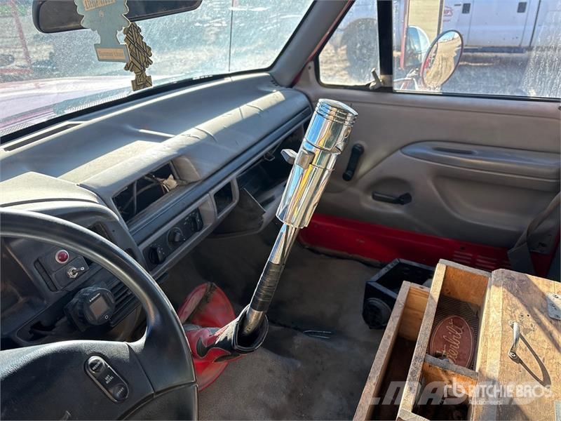 Ford F-350 Platós / Ponyvás teherautók