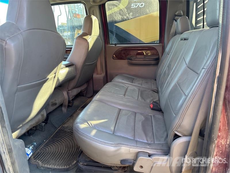 Ford F-350 Pritschenwagen/Pritschenwagen mit Seitenklappe