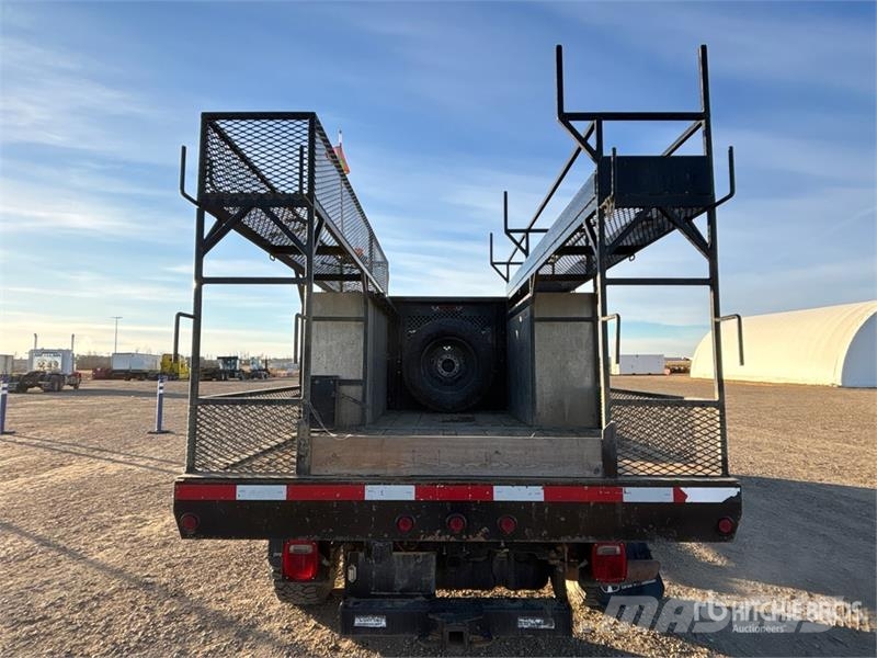 Ford F-350 شاحنات مسطحة/مفصلية الجوانب