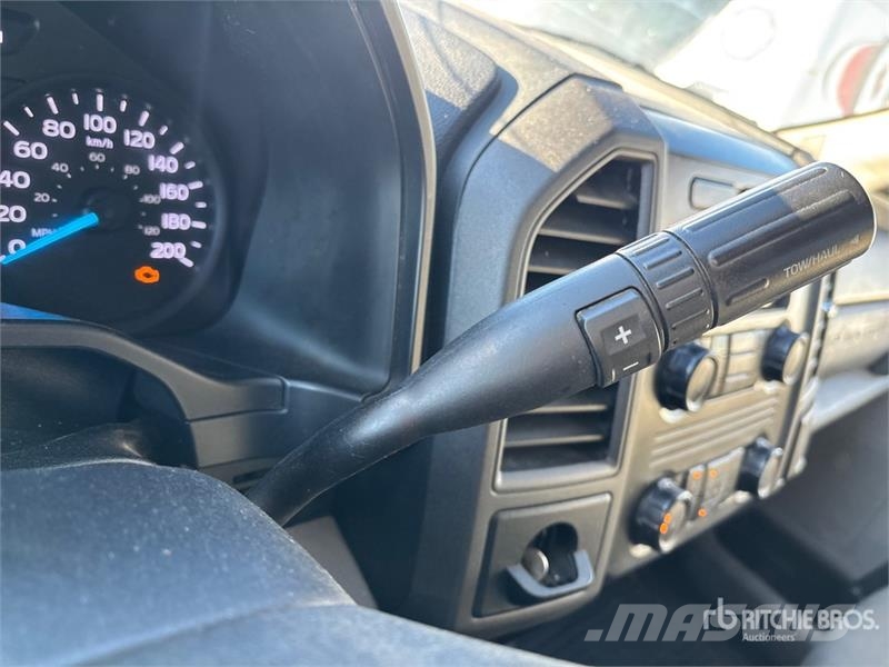Ford F-350 Platós / Ponyvás teherautók