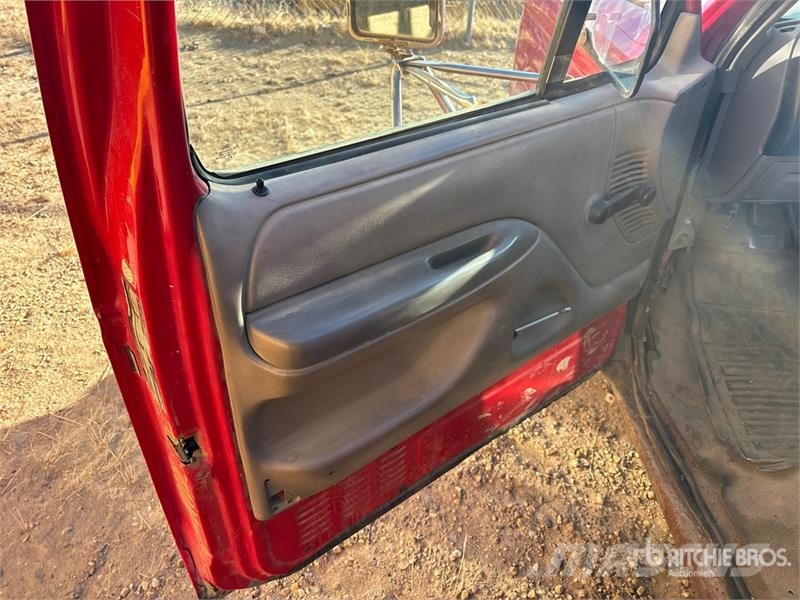 Ford F-350 Platós / Ponyvás teherautók