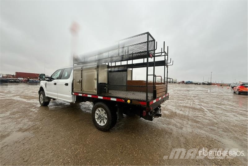 Ford F-350 Flatbed/Dropside trucks