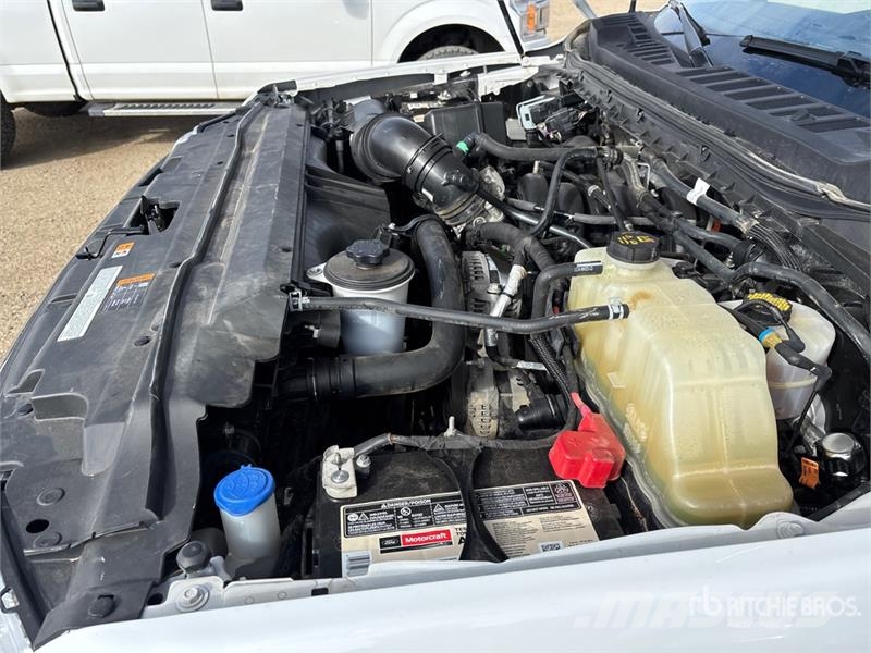 Ford F-350 플랫베드/드롭사이드 트럭