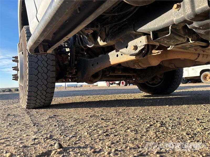 Ford F-350 Tovornjaki s kesonom/platojem
