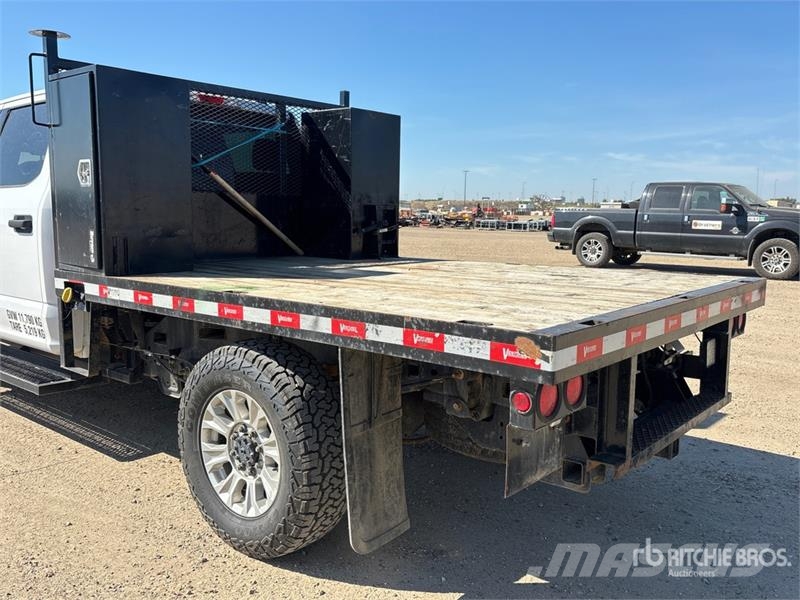 Ford F-350 플랫베드/드롭사이드 트럭