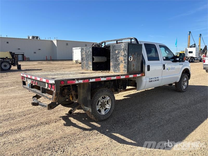 Ford F-350 Tovornjaki s kesonom/platojem
