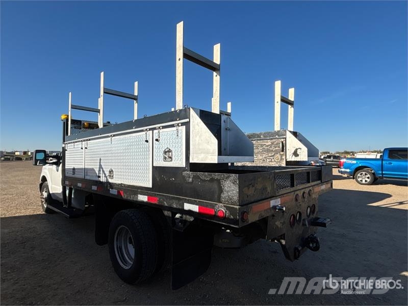 Ford F-350 Pritschenwagen/Pritschenwagen mit Seitenklappe