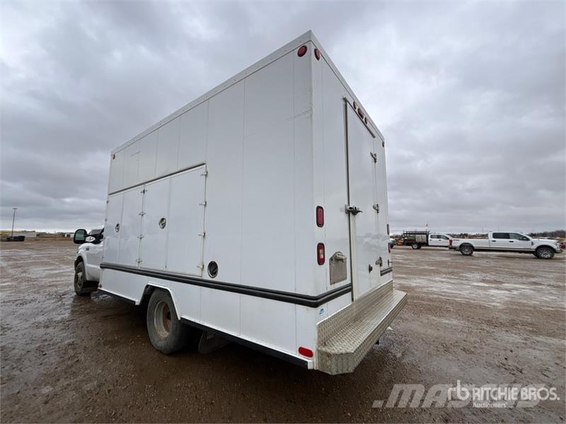 Ford F-350 Kis teherszállító/Platós kocsi