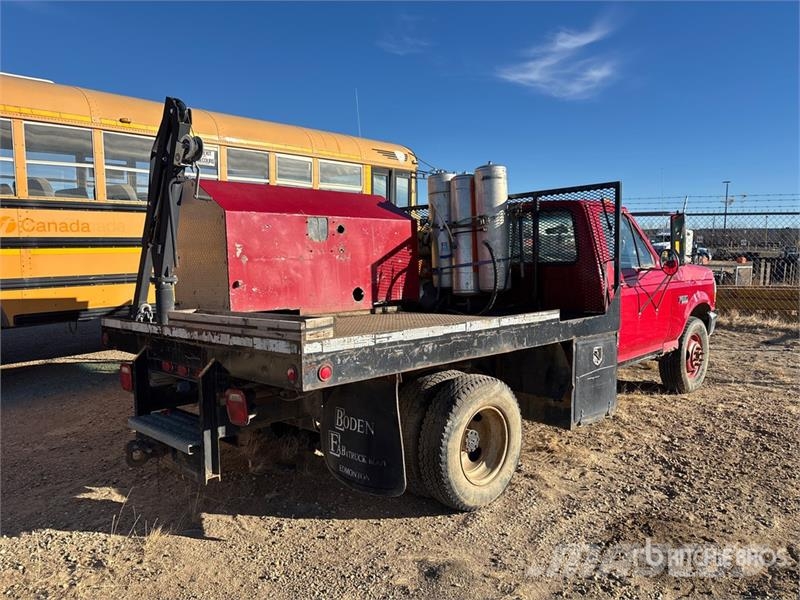 Ford F-350 Platós / Ponyvás teherautók