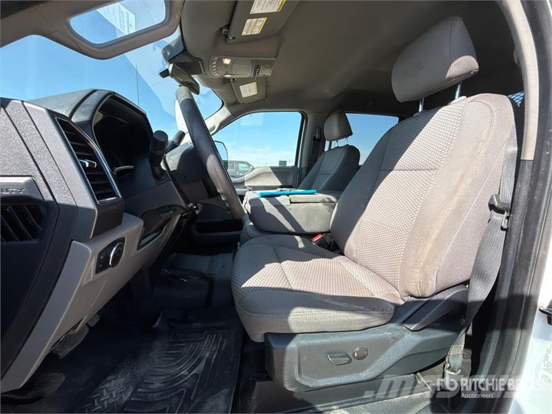 Ford F-350 플랫베드/드롭사이드 트럭