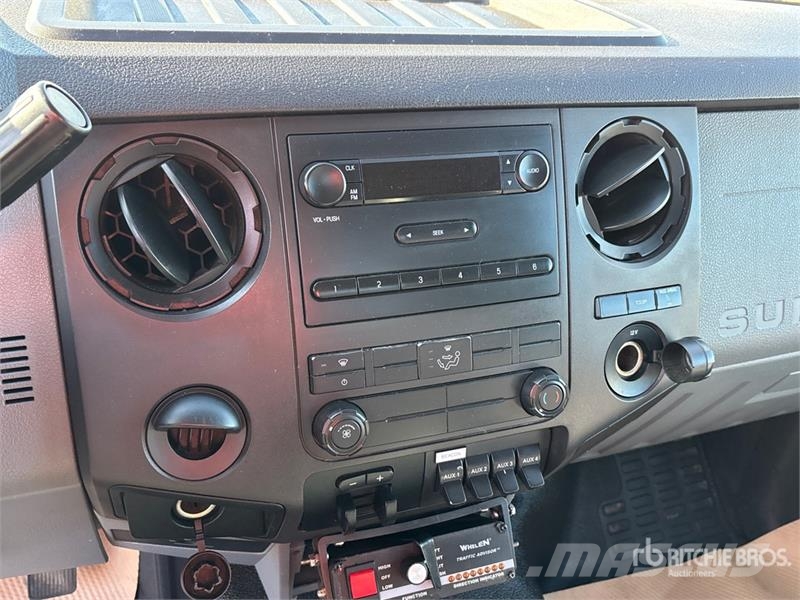Ford F-350 Pritschenwagen/Pritschenwagen mit Seitenklappe