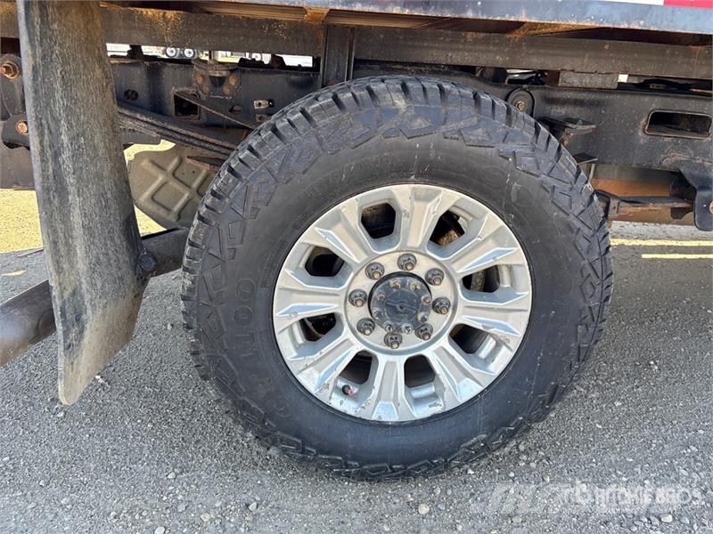 Ford F-350 Грузовики-платформы/боковая разгрузка